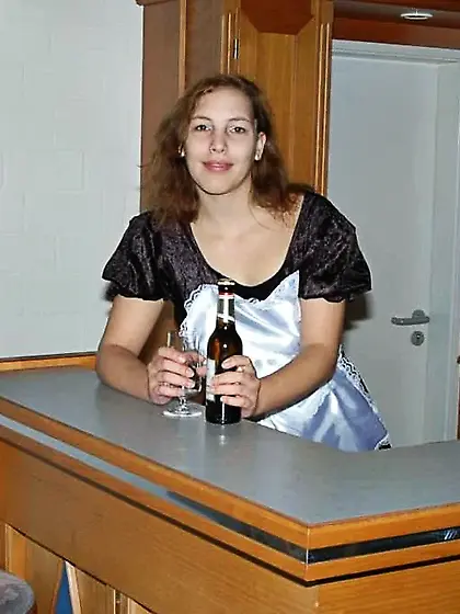 Teen Nathalie strips in a tennis club