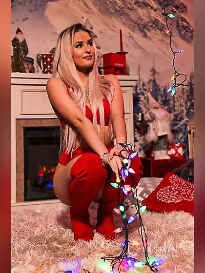 Bisexual strap on webcam