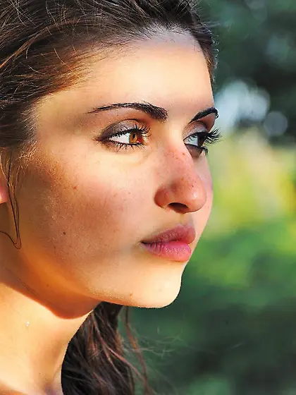 Brunette teen hottie Laleh FTV goes swimming and gives a delicio