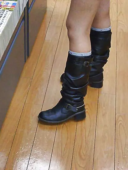 Japanese Candids - Soles in a Store