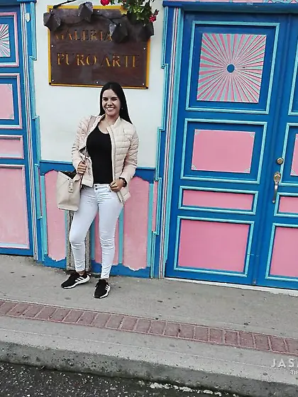 French dark eyes girl