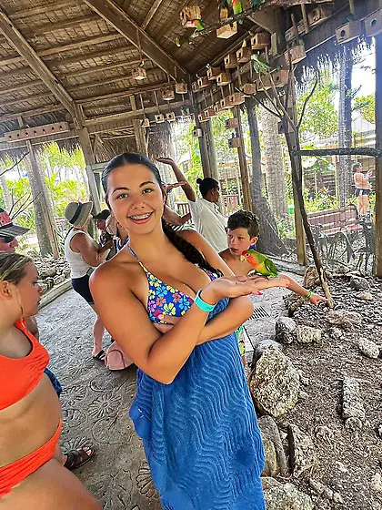 Gracie Busty Cute Nonnude NN