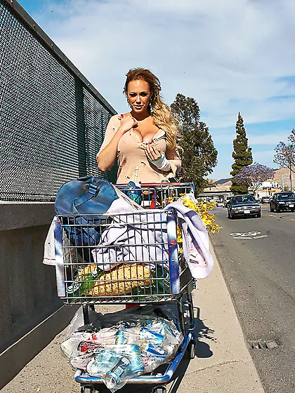 Alexia Rae and Kelly Madison were excited after shopping and the