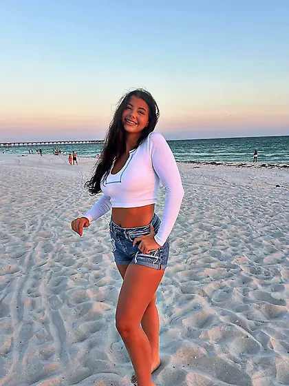 Gracie Busty Cute Nonnude NN