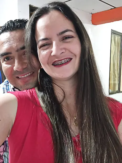 Que alternes su vagina con mi bocaQuiero lamer su