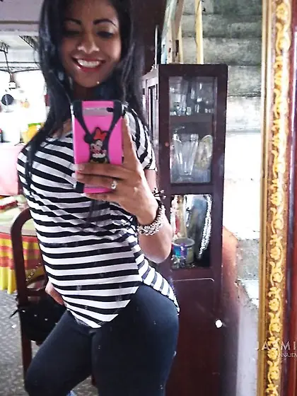 Latin cameltoe