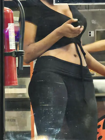 Sexy Ebony Creepshot