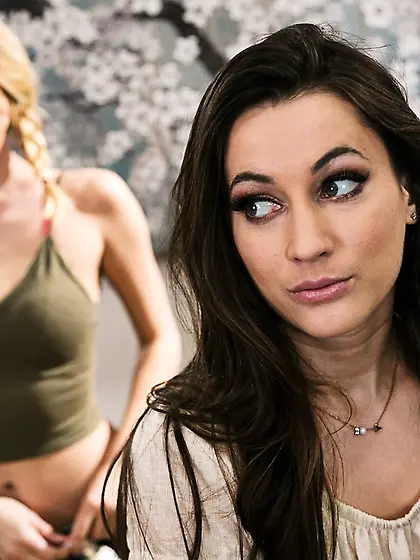 Lesbian polish massage