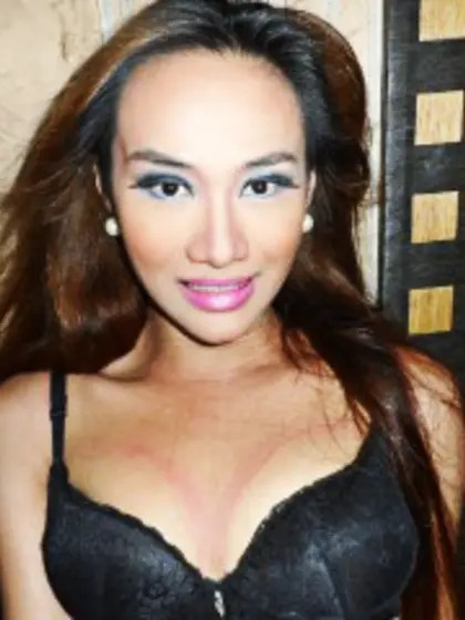 Brunette nathalia perform anal