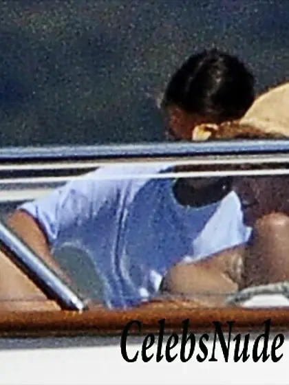 Topless pics of Elle MacPherson