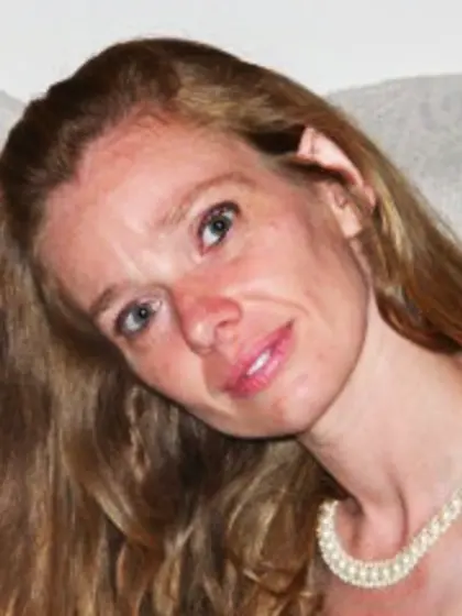 Blonde blondie perform cameltoe