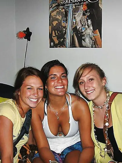 Cleavages,  decolletes,  downblouse,