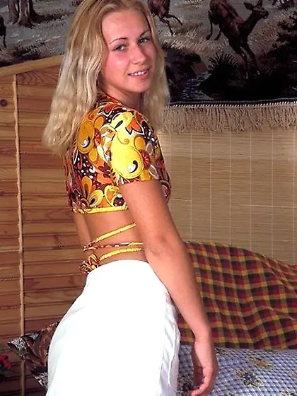 Anouk C masturbation