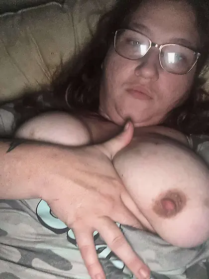 Daddy’s lil girl obeying daddy