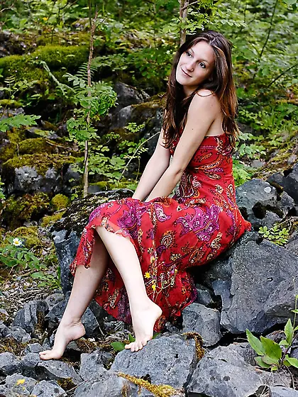 Tall girl with long legs finds courage to strip naked while rela