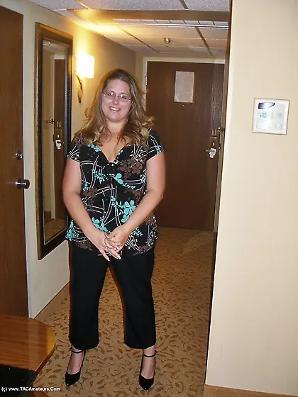 Curvy Gangbang Momma from United States