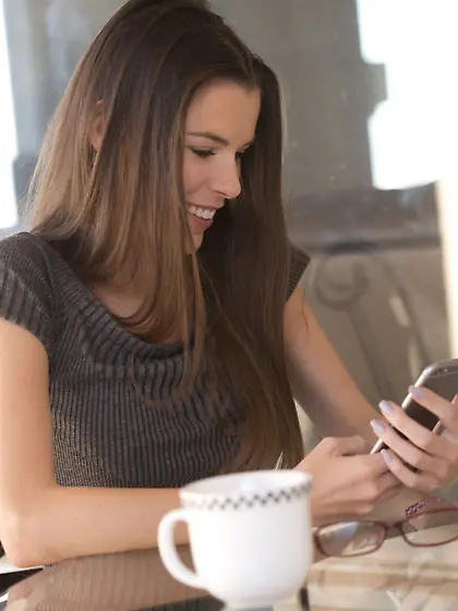 Absolutely stunning brunette with a winning smile gets naked Vid