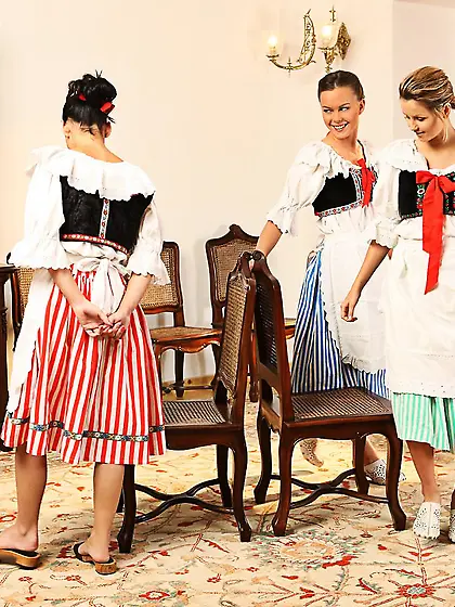 Mila Dark,  Zoe McDonald and Mia Ross have hot lesbian licking se