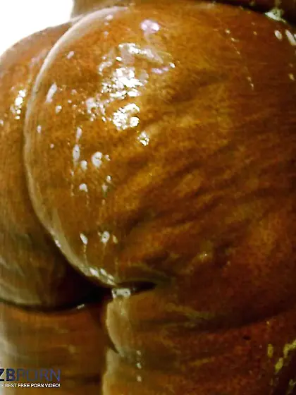 Phat Ebony MUMMY Washing Her Thick Butt