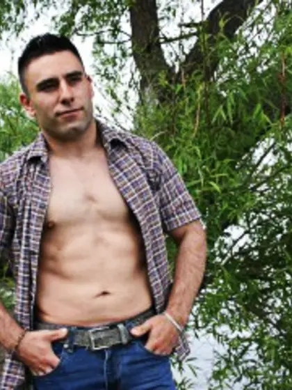 Brunette 0Seximuscleman Dancing.