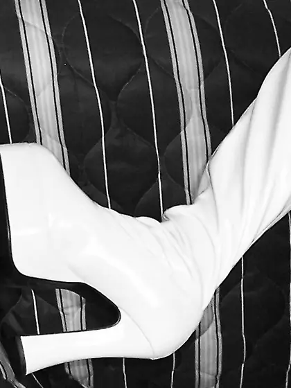 Cougar Nurse Moon Aynjl from United States