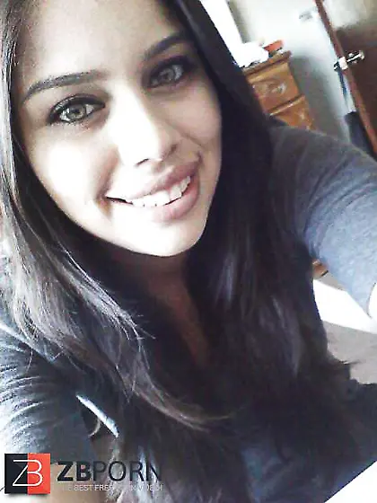 Red-Hot super-bitch for facials