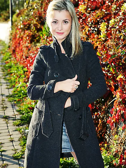 Fantastic selection of photos, this blonde gal with nice round t