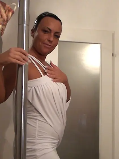 Tanned mature brunette expelling