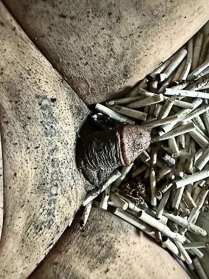 Sissy’s weekly ashtray play,  sissy can’t get i