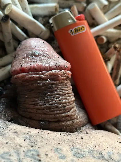 Sissy’s weekly ashtray play,  sissy can’t get i