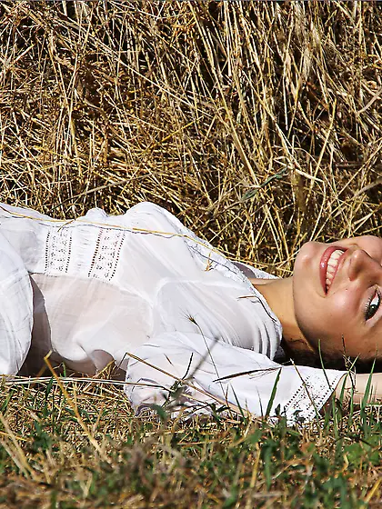 Dark haired hot Isabel B strips and teases by the hay stack outd