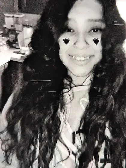 Sexy native Daphne selfie 4