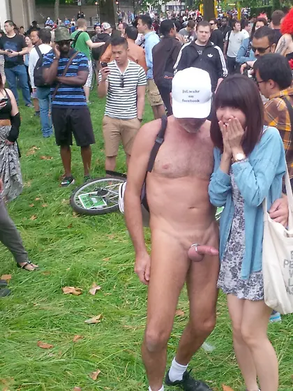 cfnm - chicks love dicks