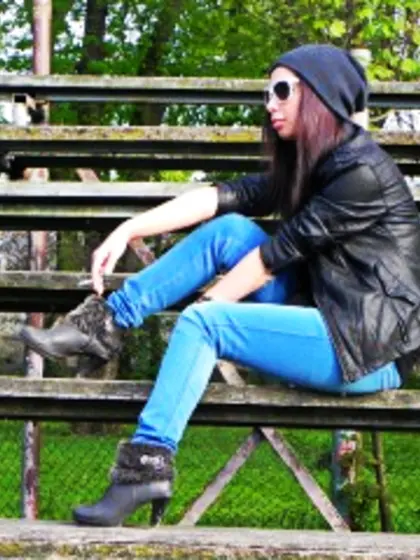 Brunette sammy perform cameltoe