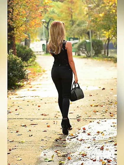 Athletic webcam striptease