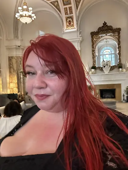 Missy has huge tits that she flashes at mardi gras