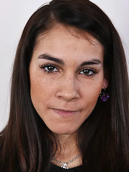 Hot chick naked removes