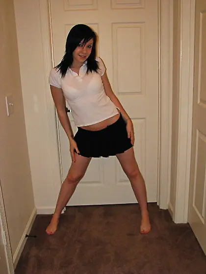 Pretty riley striptease sports