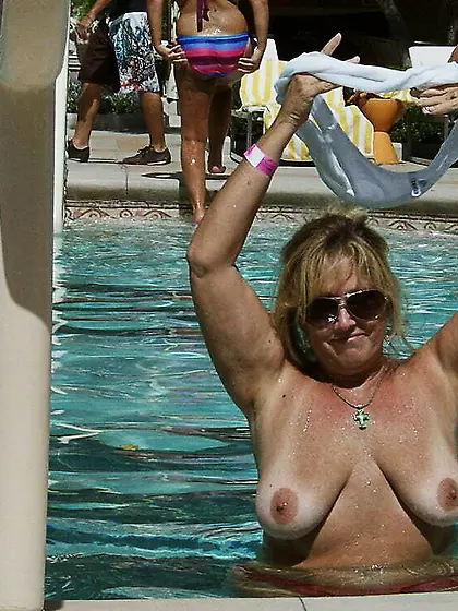Nancy AZ Pool MILF