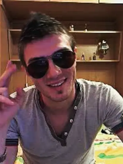 22 yo blonde Robert.