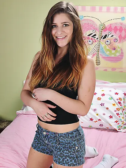 Tiny tits amateur vibrator masturbation