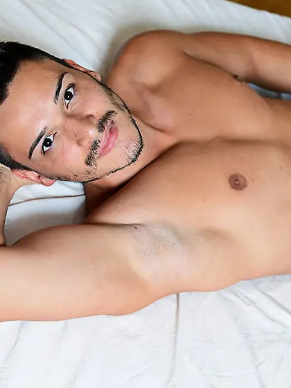 White gay AidanHunkX like to dancing and...