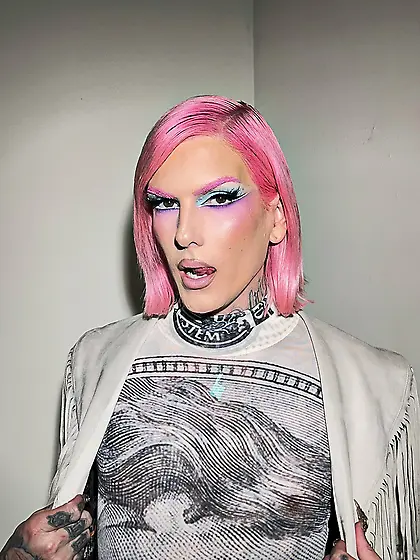 Jeffree Star tattooed makeup twink