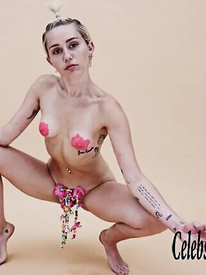Naked pics of Miley Cyrus