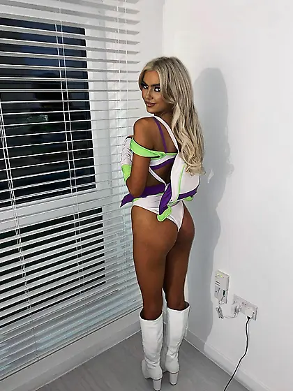 Various bimbos and tight UK teens