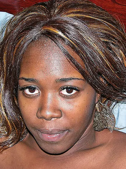 750 pics of Sheena - (2000x1600) - WEBSITE LINK