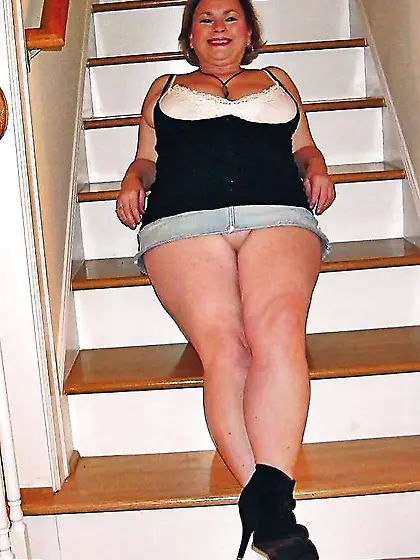 MELONS RUMP SUCK OFF BOOTIE ADORABLE