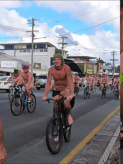WNBR Byron Bay publlic erection crosses a street