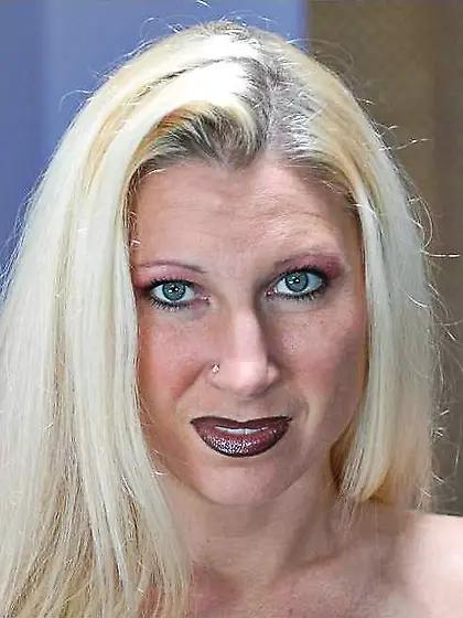 Horny blonde Devon Lee with nice looking breast having her shave