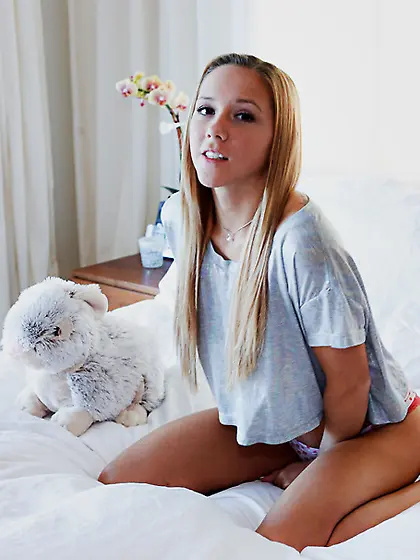 Tattooed sweet fresh blondie